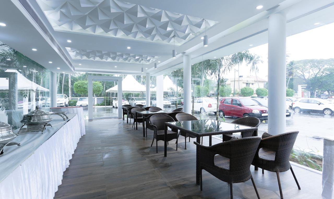 Treebo Trend Al Saj Convention Centre Kazhakuttam المظهر الخارجي الصورة