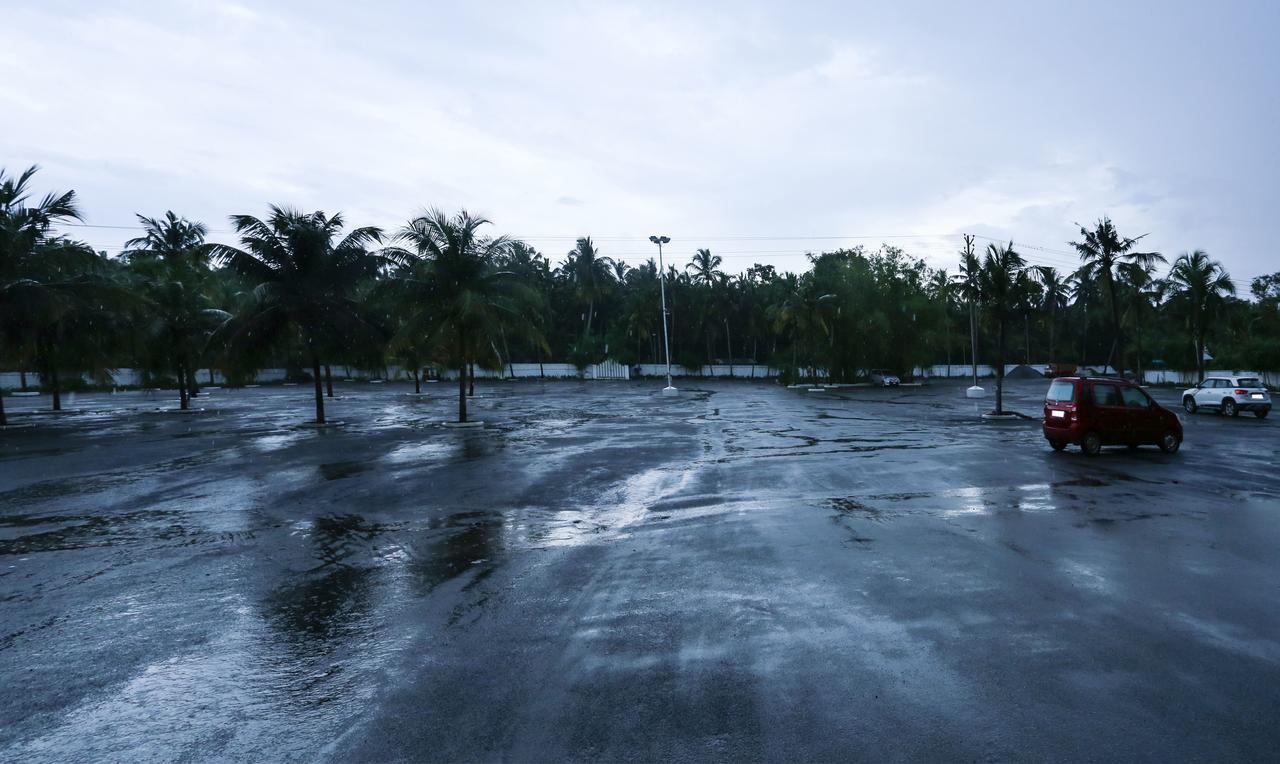 Treebo Trend Al Saj Convention Centre Kazhakuttam المظهر الخارجي الصورة